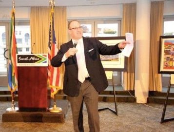 Dave Goldstein, Auctioneer, at the Ubuntu Arts reception